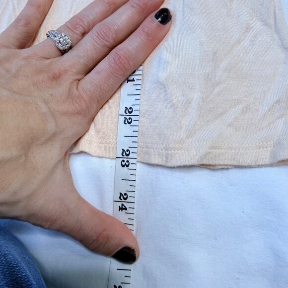 Gap Peach V-Neck Short Sleeve T-Shirt 100% Rayon Womens Size S - Picture 9 of 9